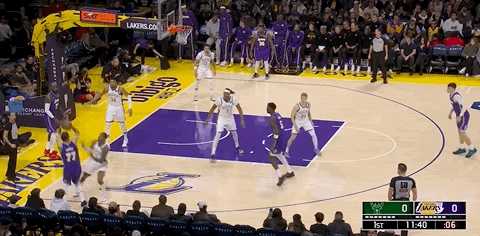 湖人开局5-0领先，詹姆斯东契奇得分